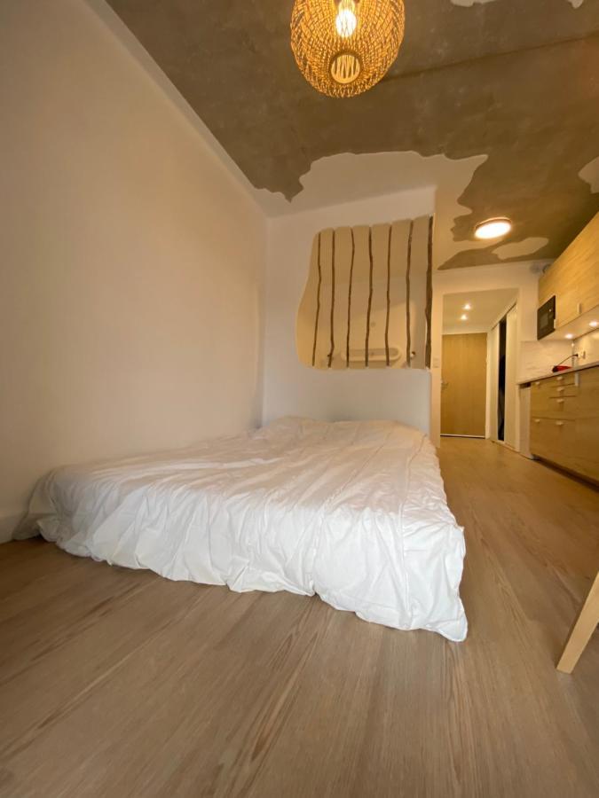 Santorini Hyerois Apartment อิแยร์ ภายนอก รูปภาพ